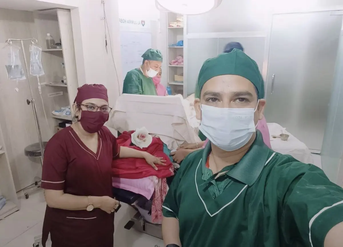 AL-JUMIRA HOSPITAL clinical team in the operation theatre